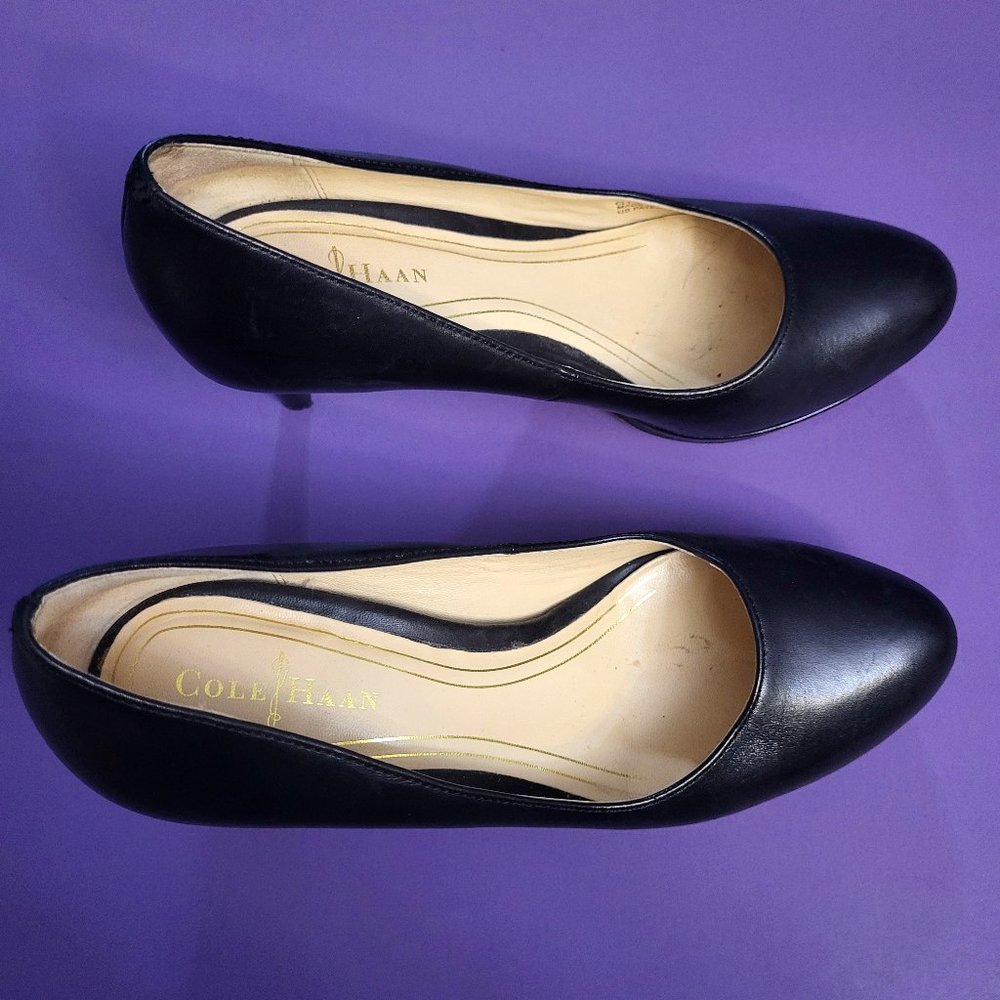 Cole Haan classic black leather pumps size 4B